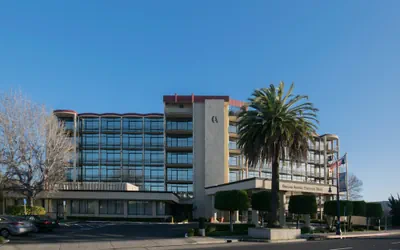 Photo 2 - Oakland Airport Executive Hotel