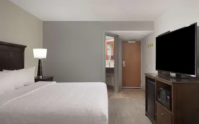 Photo 5 - Hampton Inn Evansville