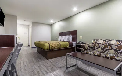 Photo 4 - Scottish Inn and Suites