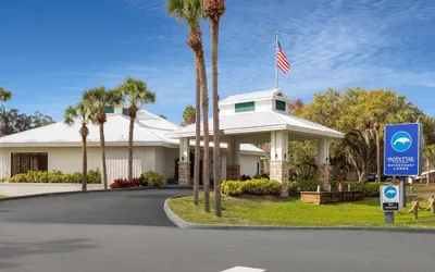 Photo 2 - PaddleTail Waterfront Lodge, Trademark Collection by Wyndham