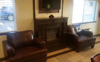 Photo 3 - SureStay Hotel by Best Western Hollister