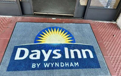Photo 5 - Days Inn by Wyndham San Diego Vista