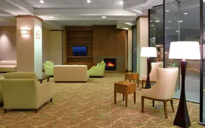Photo 3 - DoubleTree by Hilton Omaha Downtown