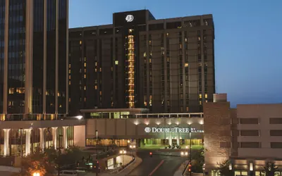 Photo 2 - DoubleTree by Hilton Omaha Downtown