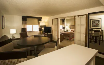 Photo 4 - Ramada by Wyndham Marquette