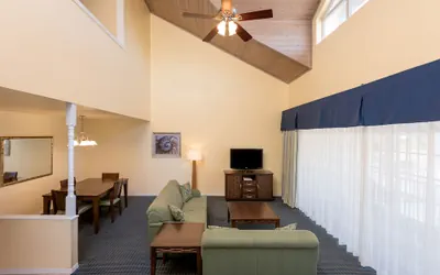 Photo 4 - Holiday Inn & Suites Clearwater Beach S-Harbourside by IHG