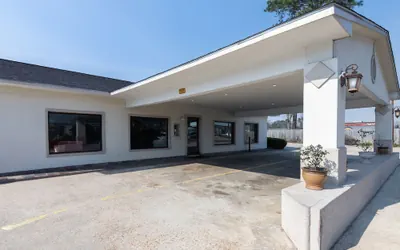 Photo 2 - OYO Hotel DeRidder Hwy 171 North