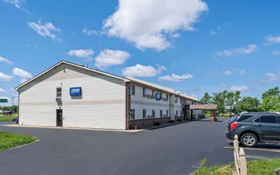 Photo 2 - Americas Best Value Inn Decatur, IL
