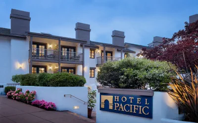 Photo 2 - Hotel Pacific