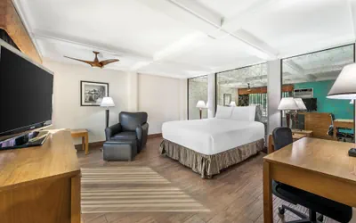 Photo 4 - Best Western Pine Tree Motel