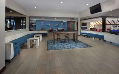 Photo 4 - DoubleTree by Hilton Manhattan, KS