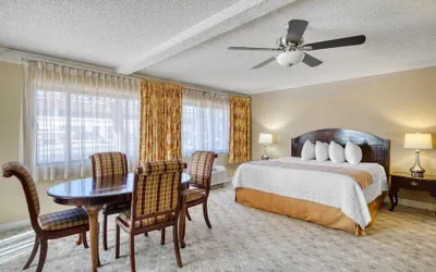Photo 2 - SureStay Plus Hotel by Best Western Reno Airport