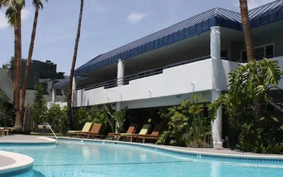 Photo 2 - Hotel Current