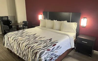 Photo 2 - Red Roof Inn Rockingham