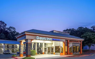 Photo 2 - Days Inn by Wyndham Clemson