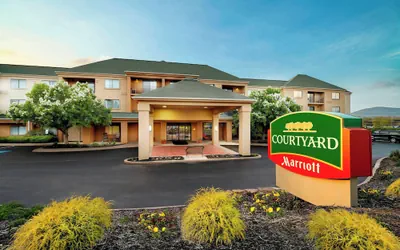 Photo 2 - Courtyard by Marriott State College