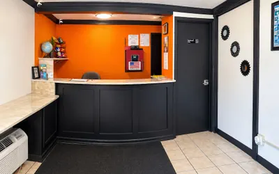 Photo 3 - Executive Inn