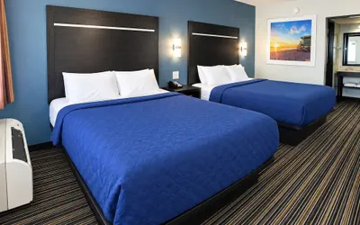 Photo 2 - Executive Inn