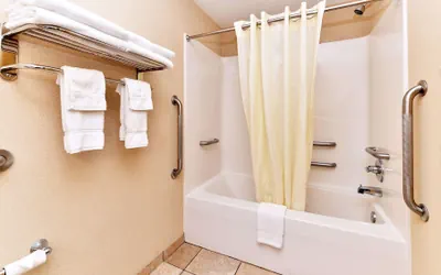 Photo 5 - Executive Inn & Suites