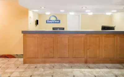 Photo 4 - Days Inn by Wyndham Roanoke/Hollins Near I-81