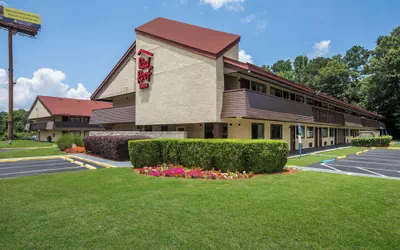 Photo 2 - Red Roof Inn Atlanta South - Morrow