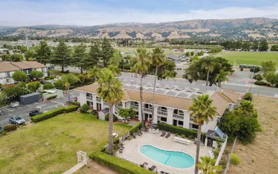 Photo 2 - SureStay by Best Western Morgan Hill
