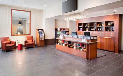 Photo 2 - Four Points By Sheraton Philadelphia Airport
