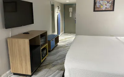 Photo 5 - Days Inn by Wyndham Jersey City / NYC Area