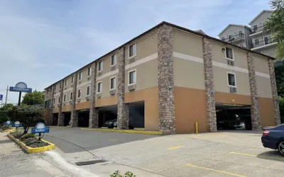 Photo 2 - Days Inn by Wyndham Jersey City / NYC Area