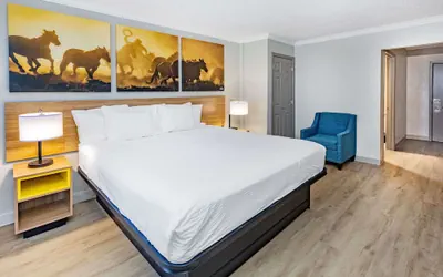 Photo 4 - Days Inn by Wyndham Del Rio