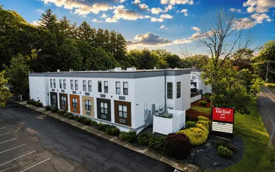 Photo 2 - Red Roof Inn & Suites Middleborough