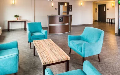Photo 2 - Red Lion Inn & Suites Everett