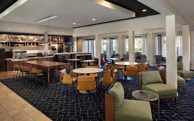 Photo 5 - Courtyard by Marriott Bakersfield