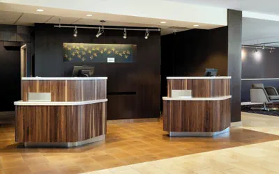 Photo 3 - Courtyard by Marriott Bakersfield
