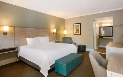Photo 3 - Best Western Sea Island Inn
