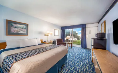 Photo 5 - Hospitality Inn