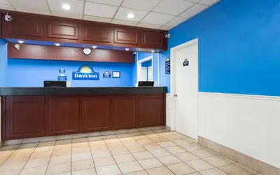 Photo 3 - Days Inn by Wyndham Salisbury