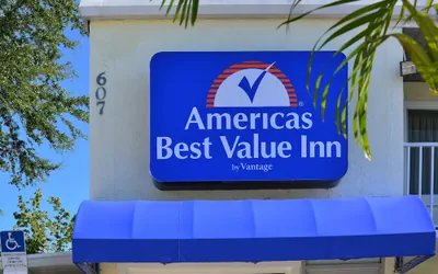 Photo 3 - Americas Best Value Inn Bradenton Sarasota