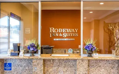 Photo 4 - Rodeway Inn & Suites Corona