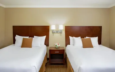 Photo 4 - New Englander Inn Bennington