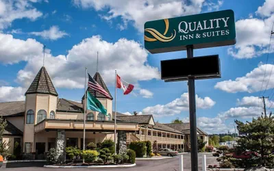 Photo 2 - Quality Inn & Suites Fife Seattle