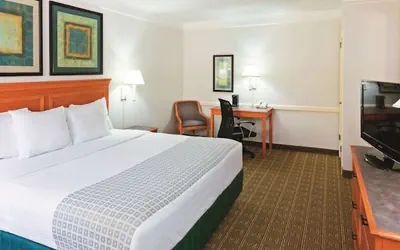 Photo 3 - Rodeway Inn