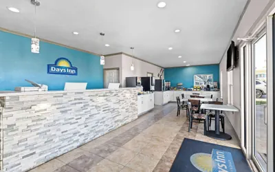 Photo 3 - Days Inn by Wyndham Gainesville