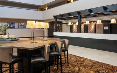 Photo 4 - Sheraton Minneapolis West Hotel