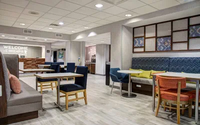 Photo 5 - Hampton Inn Rochester-South