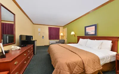 Photo 4 - Americas Best Value Inn Maumee Toledo