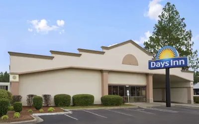 Photo 2 - Days Inn by Wyndham Fayetteville-South/I-95 Exit 49