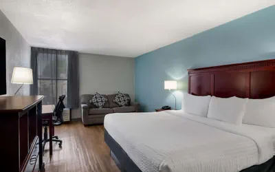 Photo 2 - Clarion Inn & Suites Grand Rapids Airport