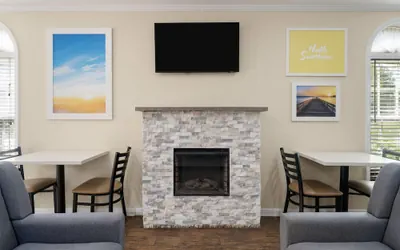 Photo 5 - Days Inn by Wyndham Canton