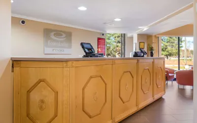 Photo 2 - Econo Lodge Hendersonville